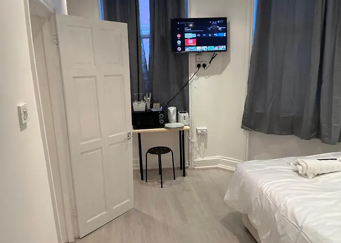 Y2 Guest House