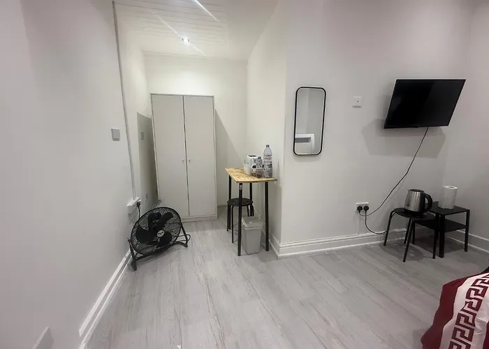 Y2 Guest House